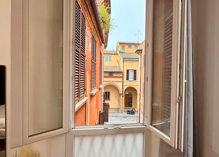 A Stone's Throw From The Duomo * بولونيا